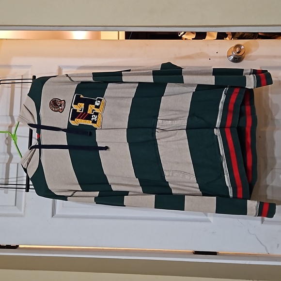 Sweatshirt - Picture 1 of 2